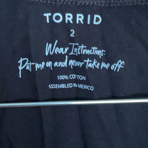 Torrid black long sleeve top with heart detail on sleeves size 2 (18/20) - Picture 4 of 6